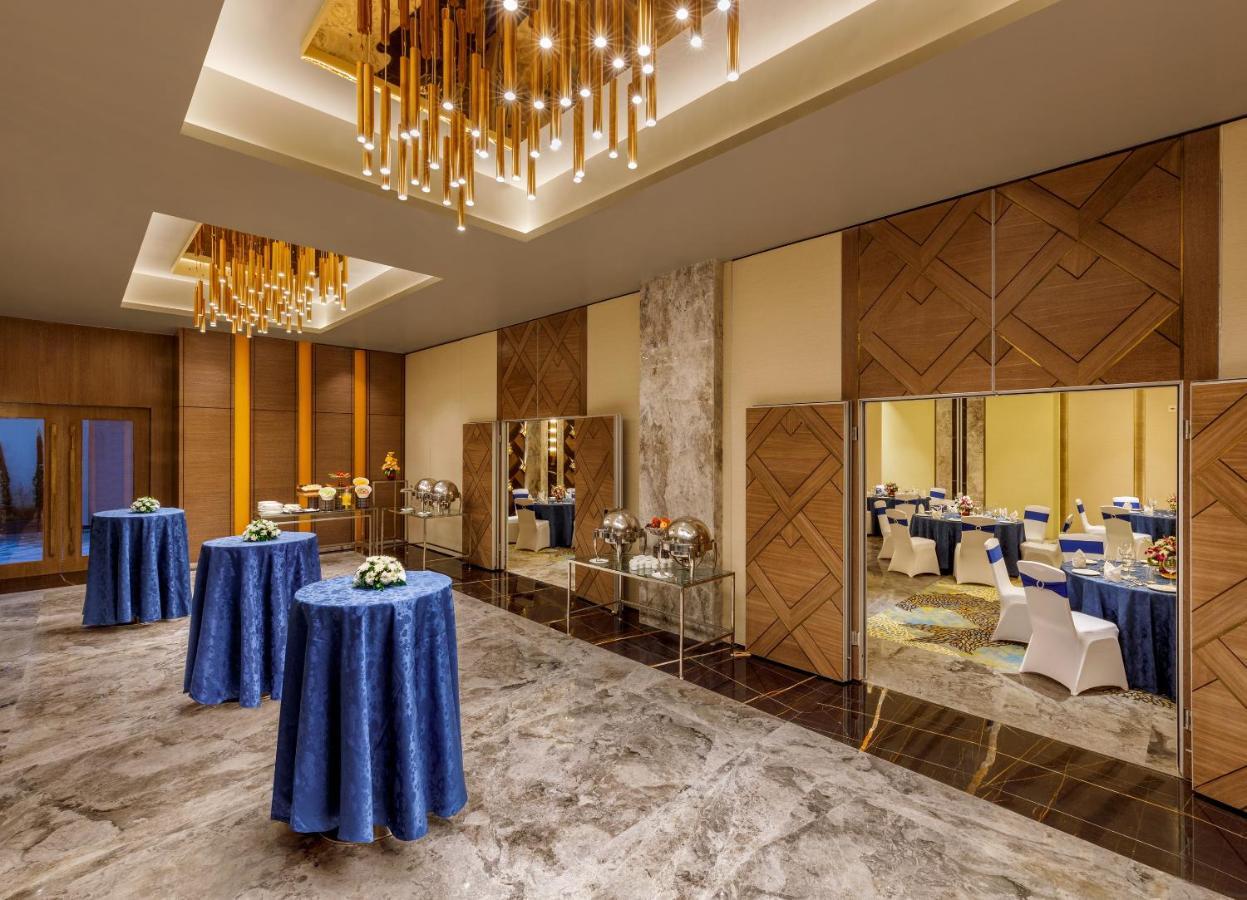 Bellevue Sarovar Premiere Джунагадх Экстерьер фото